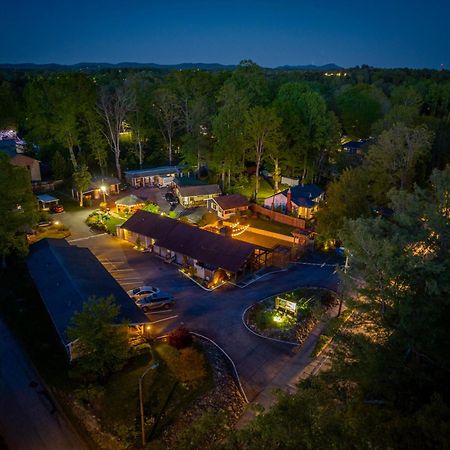Cedarwood Inn Хендерсонвилл Экстерьер фото