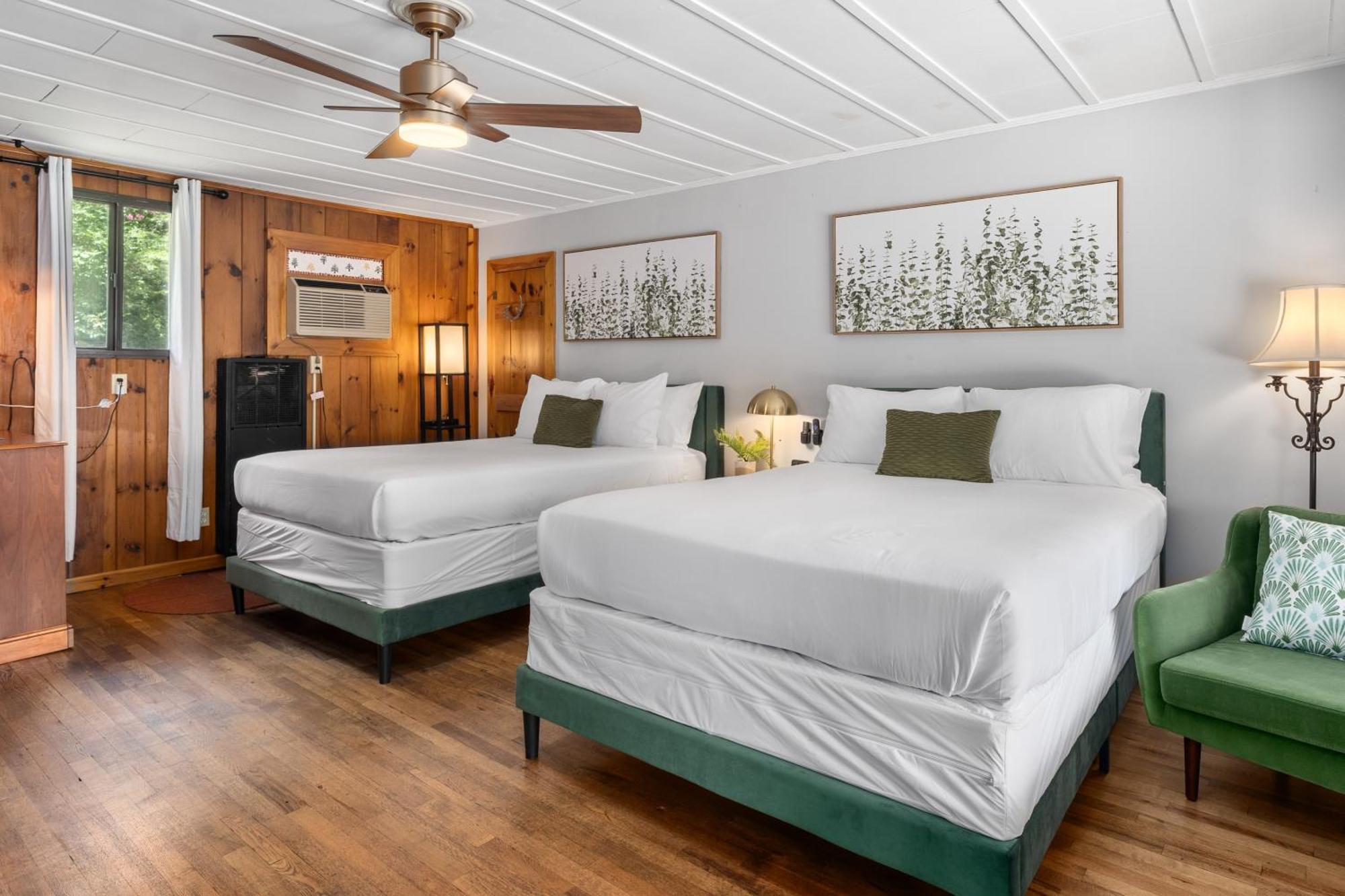 Cedarwood Inn Хендерсонвилл Экстерьер фото